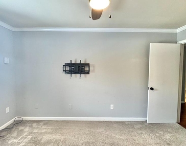 15402 Manor House Terrace - Photo Thumbnail 13