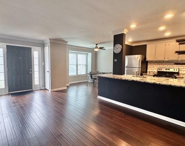 15402 Manor House Terrace - Photo Thumbnail 4