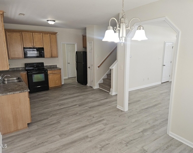 5900 Wynmore Road - Photo Thumbnail 4