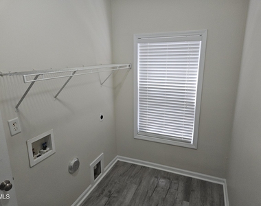 5900 Wynmore Road - Photo Thumbnail 17