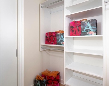4710 Elm Street - Photo Thumbnail 21