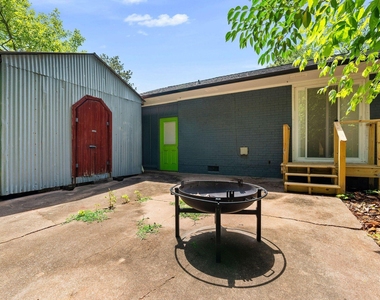 906 Vandora Avenue - Photo Thumbnail 24