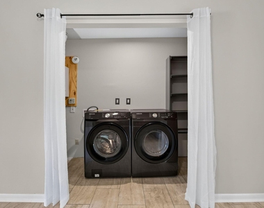 906 Vandora Avenue - Photo Thumbnail 11