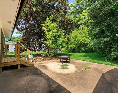 906 Vandora Avenue - Photo Thumbnail 23