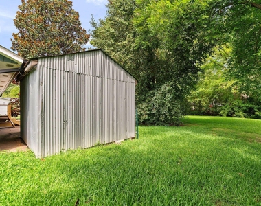 906 Vandora Avenue - Photo Thumbnail 25