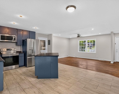 906 Vandora Avenue - Photo Thumbnail 7