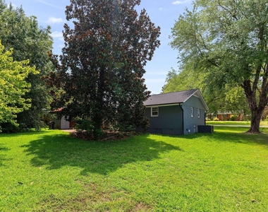 906 Vandora Avenue - Photo Thumbnail 28