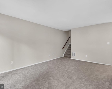 9305 Bathgate Court - Photo Thumbnail 17