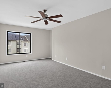 9305 Bathgate Court - Photo Thumbnail 10