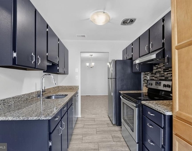 9305 Bathgate Court - Photo Thumbnail 3