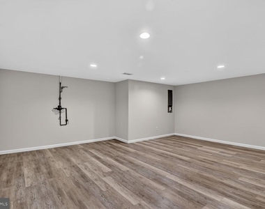 9305 Bathgate Court - Photo Thumbnail 6