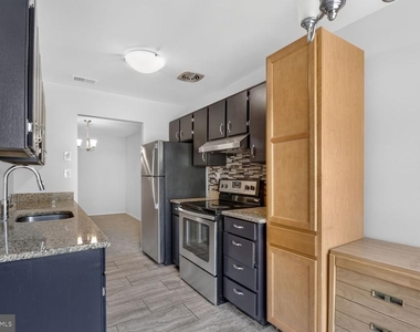 9305 Bathgate Court - Photo Thumbnail 2