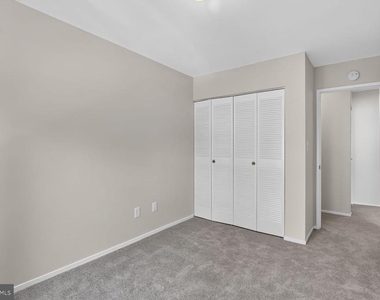 9305 Bathgate Court - Photo Thumbnail 12