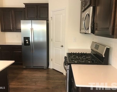 6039 Beale Loop - Photo Thumbnail 6