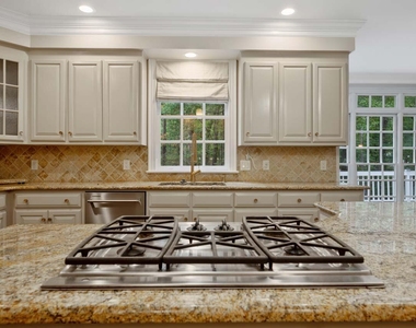 1202 Summerville Lane - Photo Thumbnail 2