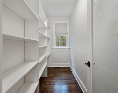 1202 Summerville Lane - Photo Thumbnail 14