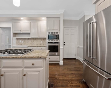 1202 Summerville Lane - Photo Thumbnail 4