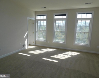 937 Hidden Marsh Street - Photo Thumbnail 11