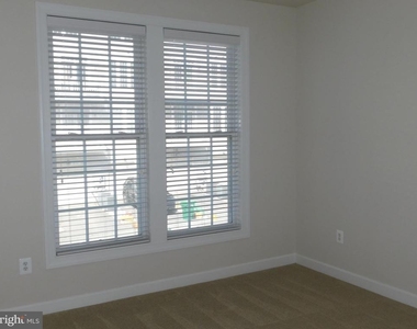 937 Hidden Marsh Street - Photo Thumbnail 16