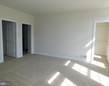 937 Hidden Marsh Street - Photo Thumbnail 12