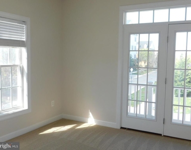 937 Hidden Marsh Street - Photo Thumbnail 15