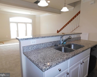 937 Hidden Marsh Street - Photo Thumbnail 7