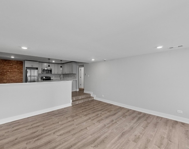 1220 N Lasalle - Photo Thumbnail 4