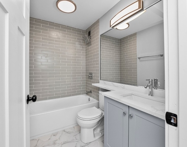 1220 N Lasalle - Photo Thumbnail 6