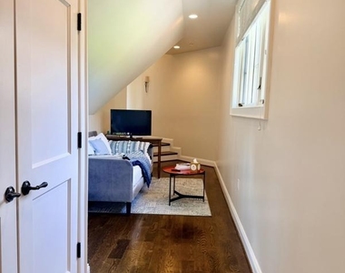 10601 Red Barn Lane - Photo Thumbnail 15