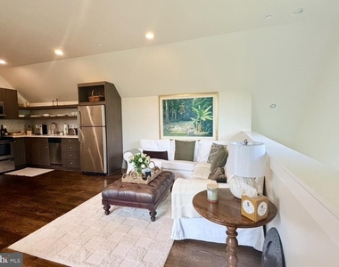 10601 Red Barn Lane - Photo Thumbnail 8