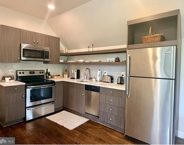 10601 Red Barn Lane - Photo Thumbnail 5