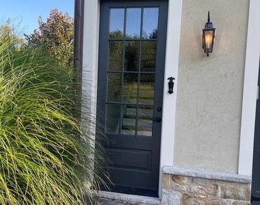 10601 Red Barn Lane - Photo Thumbnail 2