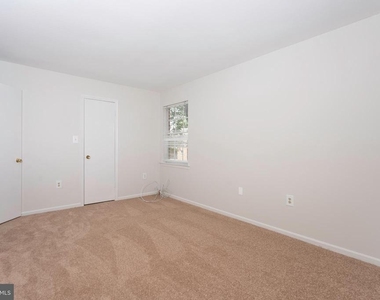 874 College Parkway - Photo Thumbnail 9