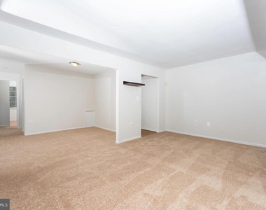 874 College Parkway - Photo Thumbnail 4