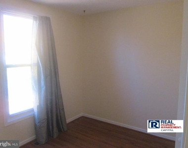 19419 Kildonan Drive - Photo Thumbnail 6