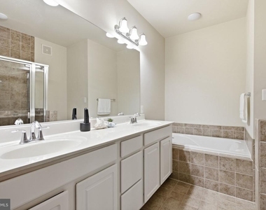 13624 Dover Cliffs Place - Photo Thumbnail 16