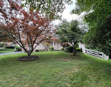 6 Bouldercrest Court - Photo Thumbnail 4