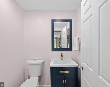 11209 Maine Cove Drive - Photo Thumbnail 12