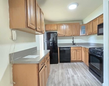 9645 Whiteacre Road - Photo Thumbnail 7