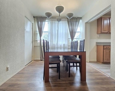 9645 Whiteacre Road - Photo Thumbnail 6