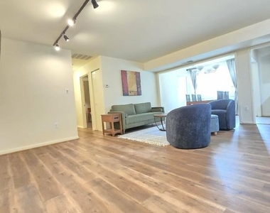 9645 Whiteacre Road - Photo Thumbnail 3