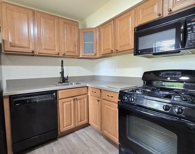 9645 Whiteacre Road - Photo Thumbnail 8
