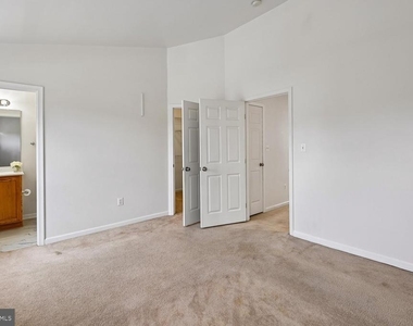 9457 Birdhouse Circle - Photo Thumbnail 34