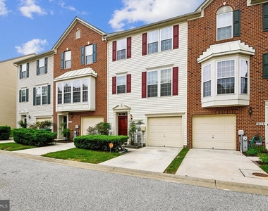 9457 Birdhouse Circle - Photo Thumbnail 2