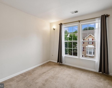 9457 Birdhouse Circle - Photo Thumbnail 39