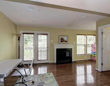 7055 Oak Grove Way - Photo Thumbnail 13