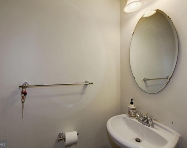7055 Oak Grove Way - Photo Thumbnail 7