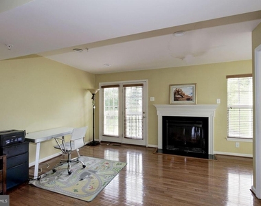 7055 Oak Grove Way - Photo Thumbnail 12