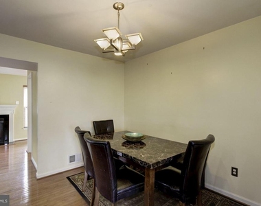 7055 Oak Grove Way - Photo Thumbnail 11