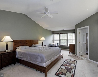 7055 Oak Grove Way - Photo Thumbnail 18